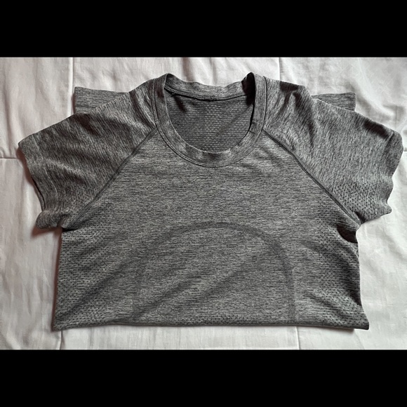 lululemon athletica Tops - Swiftly Tech Short Sleeve Shirt 2.0